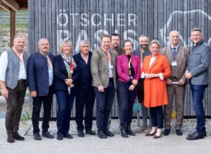 Mehr über den Artikel erfahren Infopoints der Alpenkonvention:  Internationaler Austausch im Naturpark Ötscher-Tormäuer